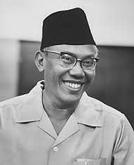 Syafruddin Prawiranegara: Penyelamat Republik di Masa Darurat dan Ekonom Visioner