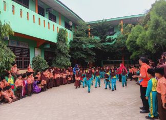 Keceriaan Penuhi Hari Kedua Lomba 17 Agustusan di MIN 5 Asahan: Lomba Makan Kerupuk dan Lari Kelereng