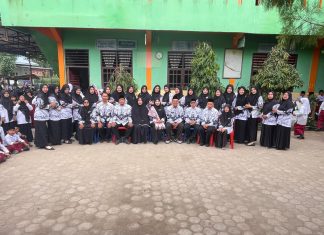 Teladan dalam Kebersamaan: Guru-Guru MIN 5 Asahan Jadi Petugas Upacara HGN, Menggema Pidato “Merawat Semesta Dengan Cinta”