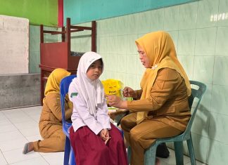 Kelas 1,2 dan 5 MIN 10 Asahan Melaksanakan Imunisasi DT dan TD