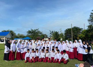 Pendidik MIN 10 Asahan Bersama Siswa dan Kepala Madrasah Ikuti Upacara Hari Amal Bhakti ke-80