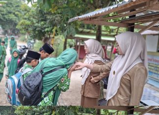 MIS Bary Tarbiyah Terapkan Budaya Sambut Murid dan Bersalaman Setiap Pagi