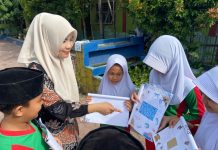 Siswa Kelas VA MIN 10 Asahan Kreatif Membuat Ragam Hias dengan Mind Map