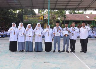 Kepala MAN Asahan Berikan Apresiasi kepada Murid Berprestasi di Bidang Akademik dan Olahraga