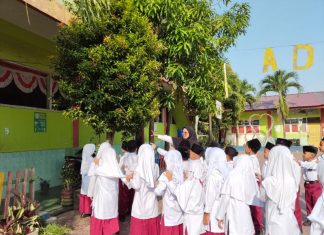 Pembelajaran Matematika Kontekstual di MIN 10 Asahan: Serunya Memahami Konsep Tinggi dan Ren