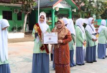 Kepala MAN Asahan Berikan Apresiasi kepada Murid Berprestasi di Berbagai Bidang