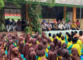 Peringatan 17 Agustus di MIN 5 Asahan: Diawali Zikir, Dilanjutkan Lomba Lari Goni Serta Masukkan Sedotan
