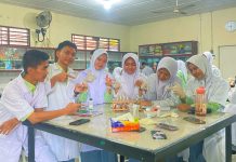 Murid MAN Asahan Praktik Uji Enzim Katalase, Dukung Pembelajaran Sains yang Berdampak