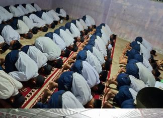 Rutinitas Pagi, Siswa MTsS Bary Tarbiyah Laksanakan Sholat Dhuha Berjamaah